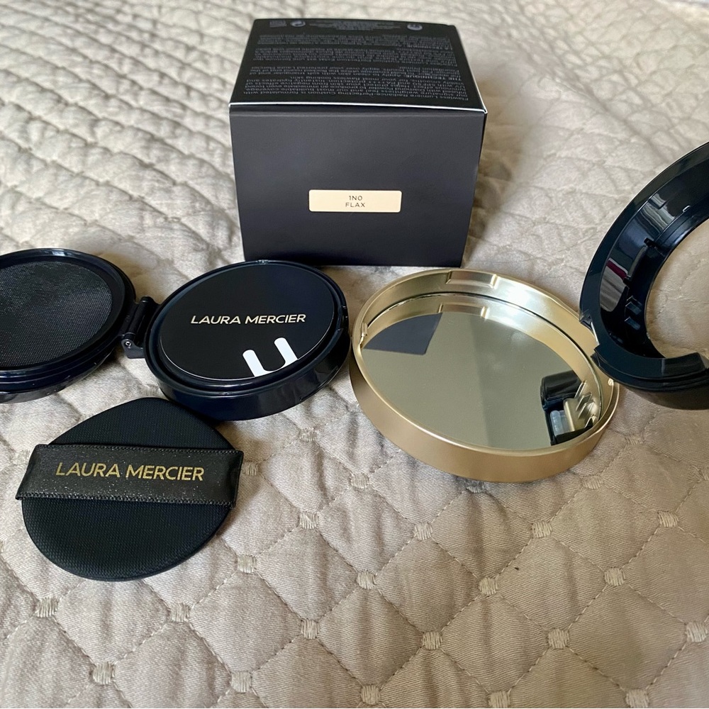 Laura Mercier Flawless Lumière Radiance-Perfecting Cushion SPF 50- FLAX